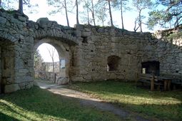 Arbesbach. Außenansicht des Tores der Vorburg (2002) - © Thomas Kühtreiber