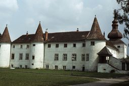 Dobersberg. Ansicht des Schlosses von W (1983) - © Leopold Mayböck