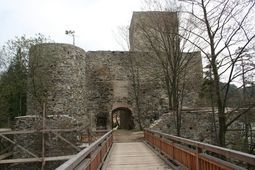 Dobra. Blick auf die nördliche Torfront (2008) - © Gerhard Reichhalter