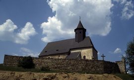 Kleinzwettl. Ansicht der Kirche von SO (1994) - © Leopold Mayböck