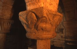 Ranna. Kapitell der Krypta (1997) - © Thomas Zoder
