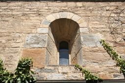 Ranna. Fenster im südlichen Langhaus der Burgkirche (2008) - © Gerhard Reichhalter