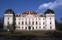 Riegersburg. S-Fassade des Schlosses (1996) - © Thomas Zoder