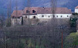 Stiefern. Ansicht der Burg von O (2000) - © Thomas Zoder