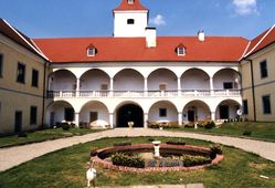 Walkenstein. Hofansicht des Schlosses (1999) - © Gerhard Reichhalter