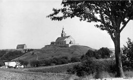 Weitersfeld. Historische Ansicht des Kirchenbergs (1930) - © Hans P. Schad’n (Archiv für Mittelalterarchäologie)