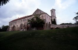 Jedenspeigen. Ansicht der Schlossanlage von SW (2001) - © Thomas Zoder